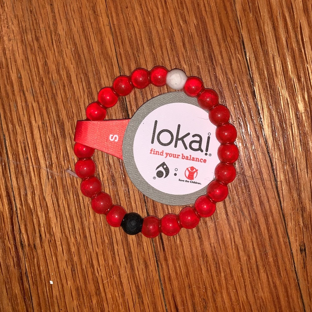 red lokai bracelet